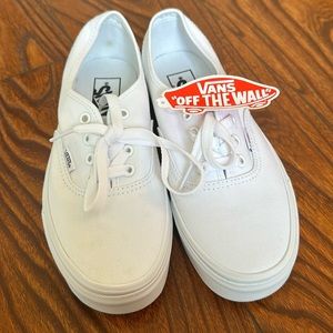 Vans Authentic Skate Shoe - True White, Unisex, Women’s 7.5, Men’s 6